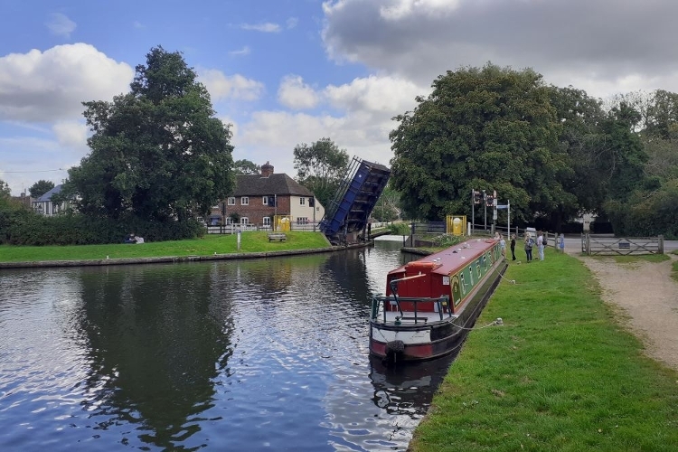 Aldermaston Wharf Lifting Bridge