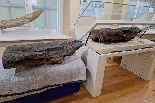 Boxford Wood Original and Replica Image